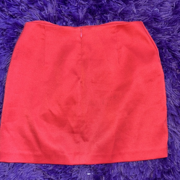 Vintage Bebe skirt! In perfect condition ❤️ size 2P will fit a 24/25 best! - Picture 3 of 5